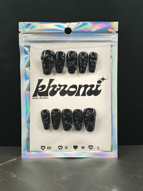 Black 3D Floral Press-Ons